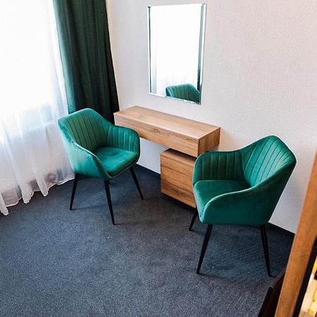 Hotel Carrera Римавска Собота Екстериор снимка