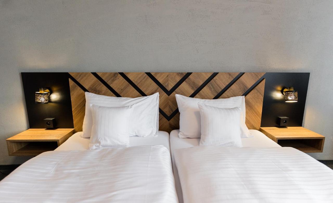 Hotel Carrera Римавска Собота Екстериор снимка